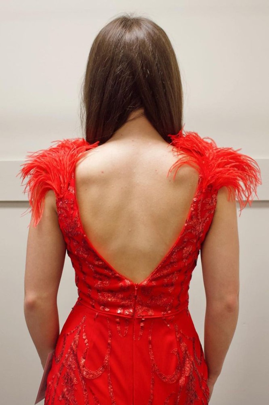 Homrain Sparkly Sequined Backless Tight Short Homecoming Dress With Feathers | Red Hoco Dresses