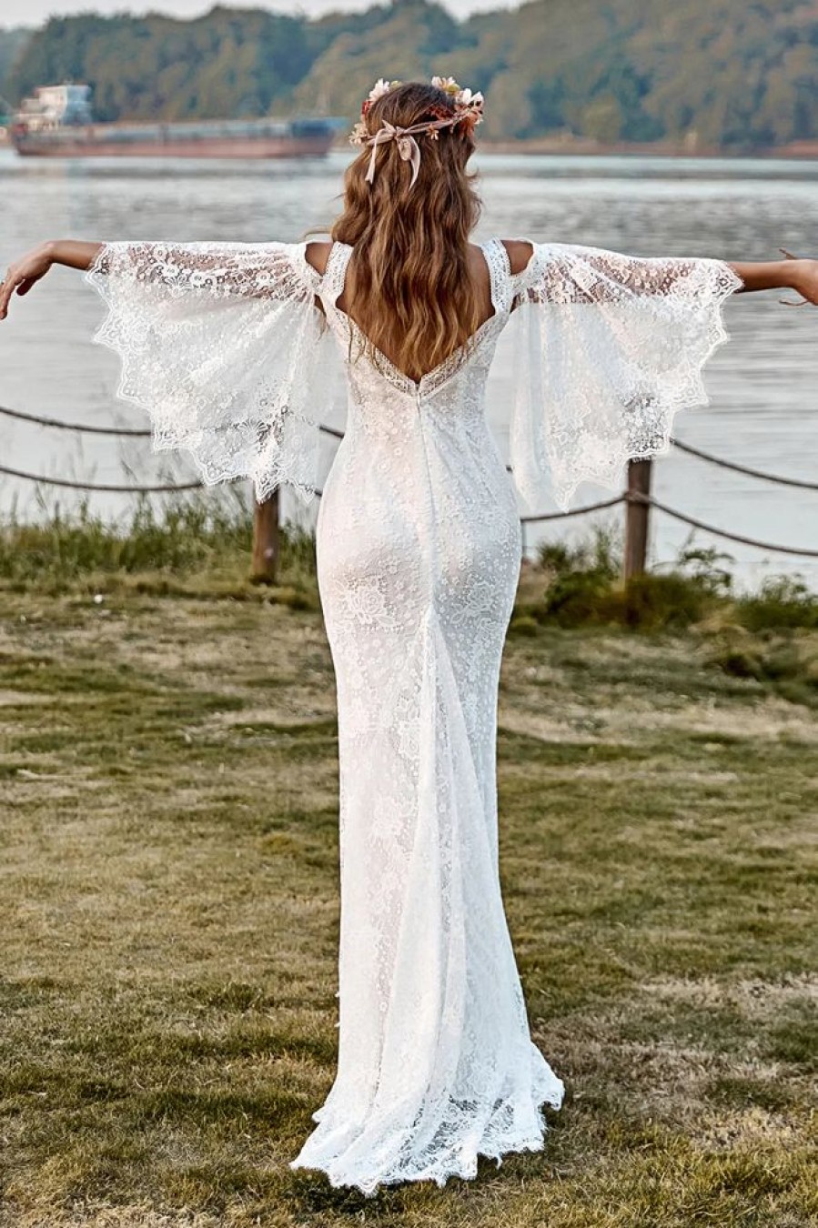 Homrain Lace Cold Shoulder Mermaid Cape Sleeve Boho Wedding Dress | Beach Wedding Dresses