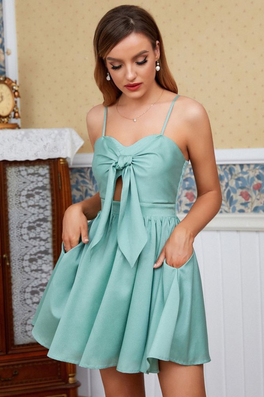 Homrain Blue Spaghetti Straps Short Party Dress | Green Hoco Dresses