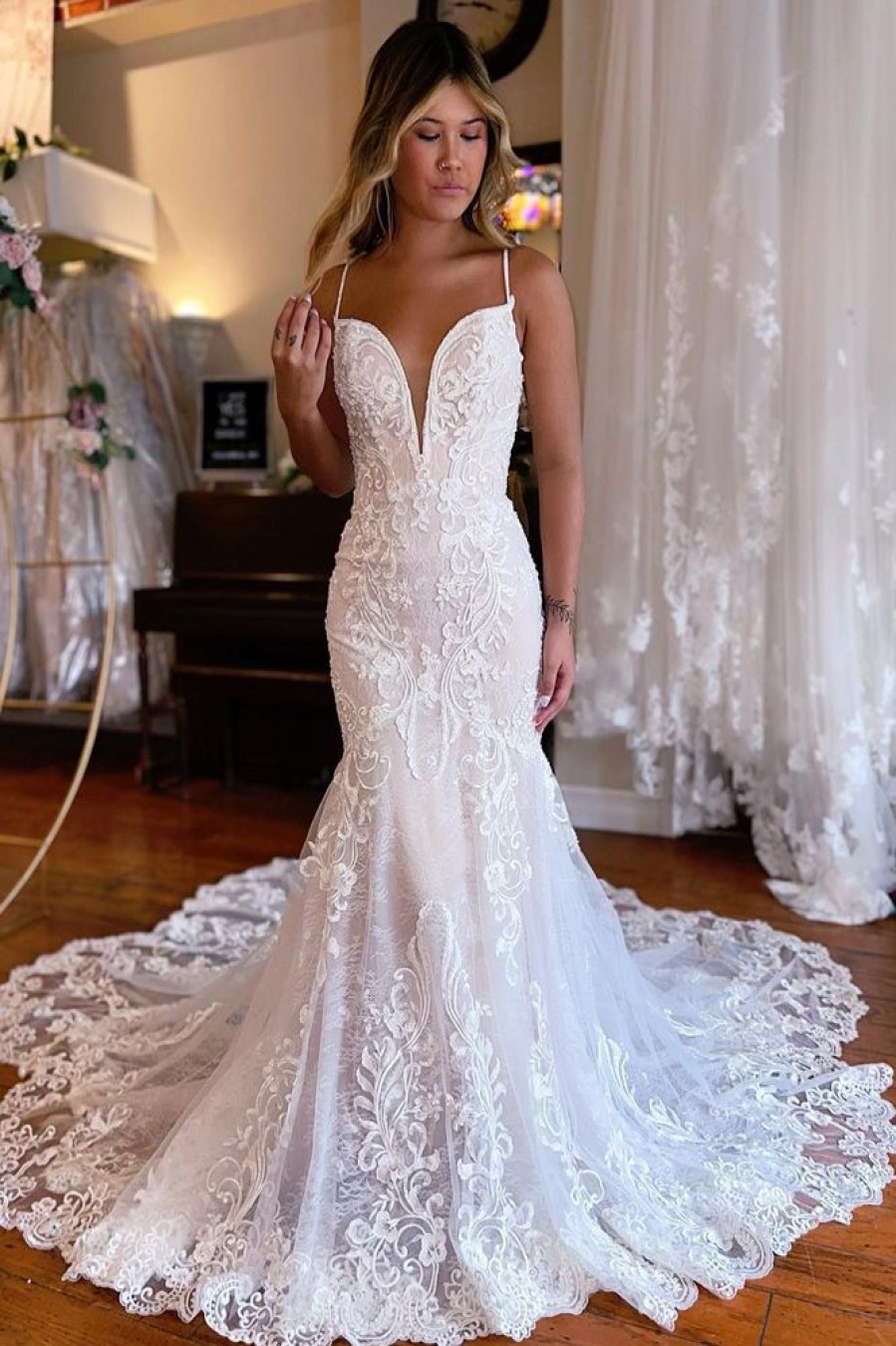 Homrain Mermaid Spaghetti Straps Backless Long Lace Wedding Dress | Lace Wedding Dresses