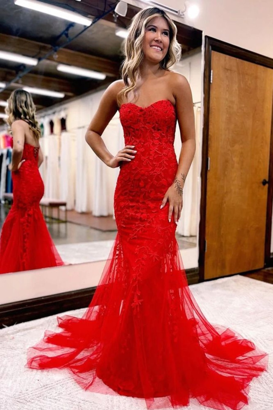 Homrain Sweetheart Lace-Up Long Mermaid Prom Dress With Appliques | Red Prom Dresses