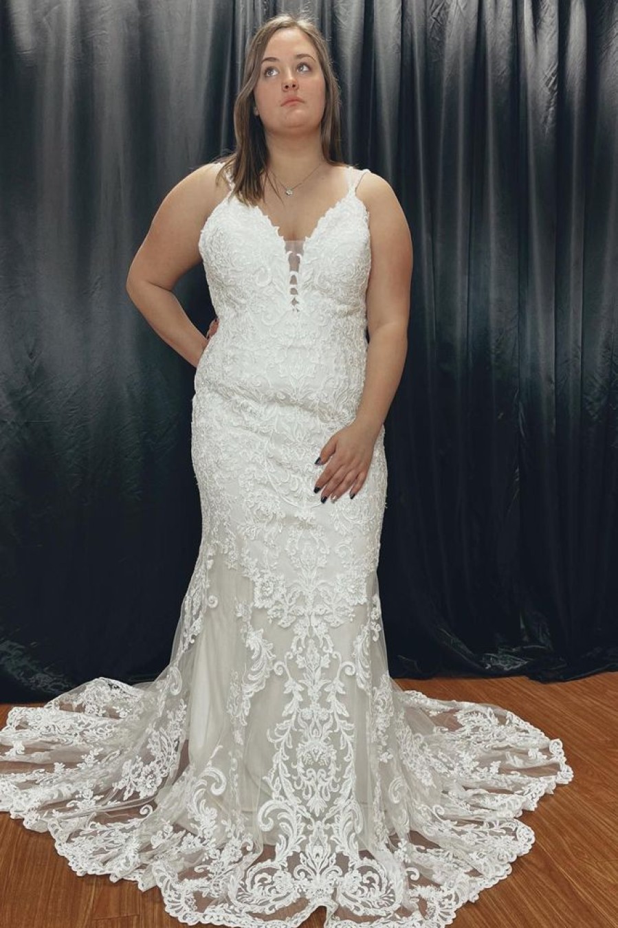 Homrain Mermaid V-Neck Plus Size Lace Wedding Dress | Lace Wedding Dresses