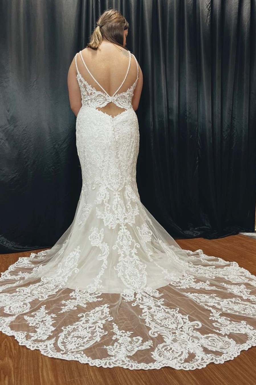 Homrain Mermaid V-Neck Plus Size Lace Wedding Dress | Lace Wedding Dresses