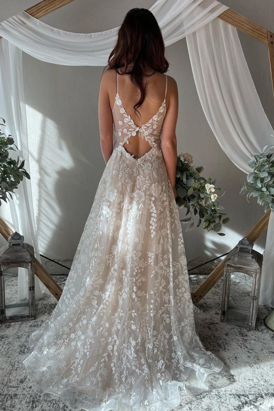 Homrain A-Line Spaghetti Straps Long Boho Wedding Dress With Appliques | Beach Wedding Dresses