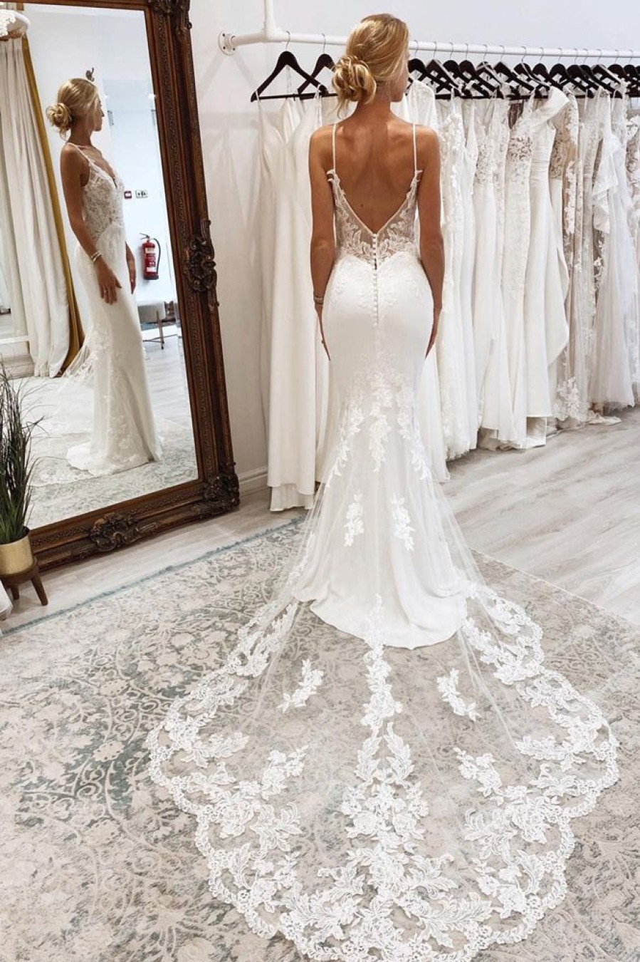 Homrain Mermaid Lace Long Backless Wedding Dress With Button | Lace Wedding Dresses