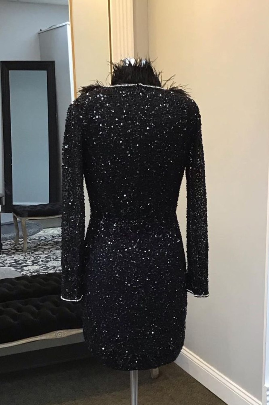 Homrain Sparkly Long Sleeves Sequins Tight Beaded Short Homecoming Dress With Feathers | Black Hoco Dresses