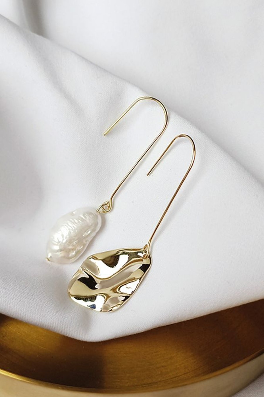 Homrain Natural Baroque Shaped Pearl Asymmetric Earrings | Bridal Accessories