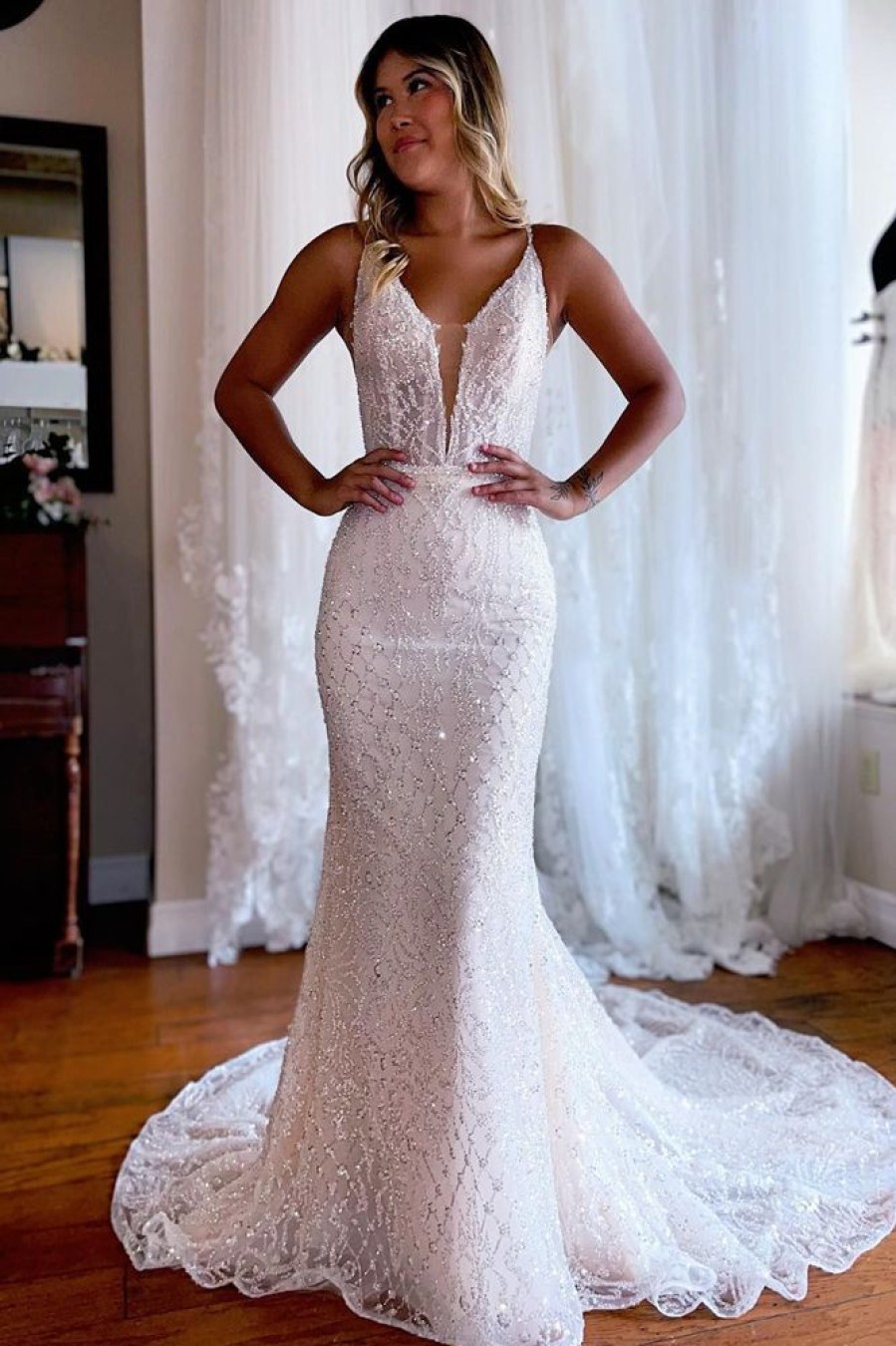 Homrain Sparkly Mermaid Lace Backless Sweep Train Long Wedding Dress | Beach Wedding Dresses