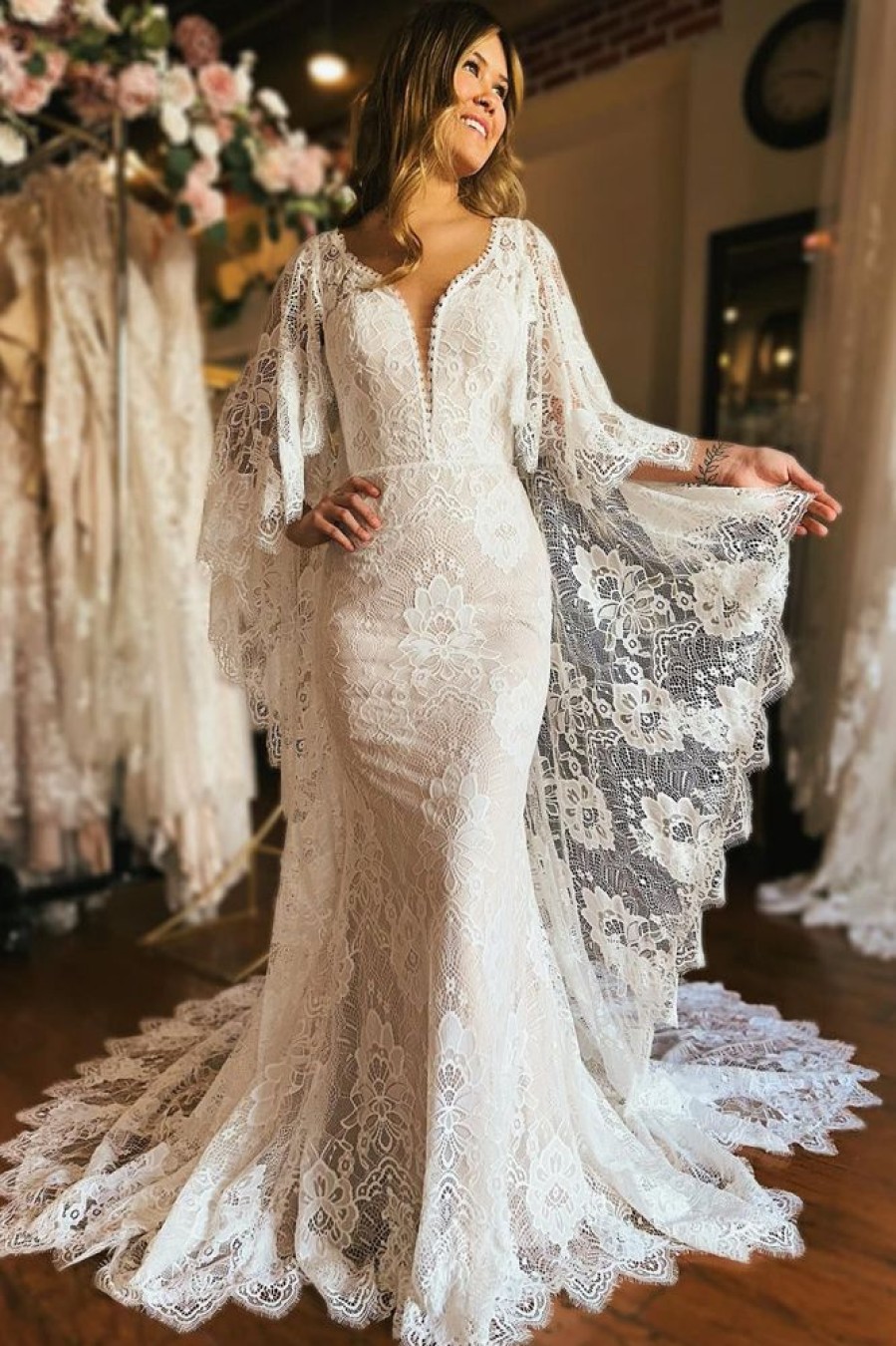 Homrain Long Sleeve Cape Lace Mermaid Wedding Dress With Appliques | Mermaid Wedding Dresses