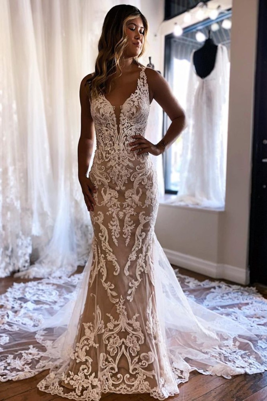 Homrain V-Neck Mermaid Long Lace Wedding Dress | Lace Wedding Dresses