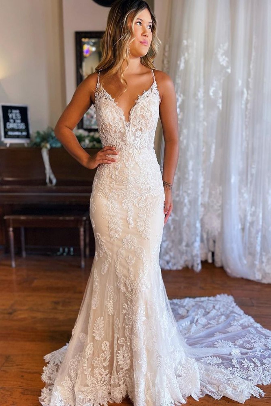 Homrain Mermaid Open Back Long Lace Wedding Dress | Lace Wedding Dresses