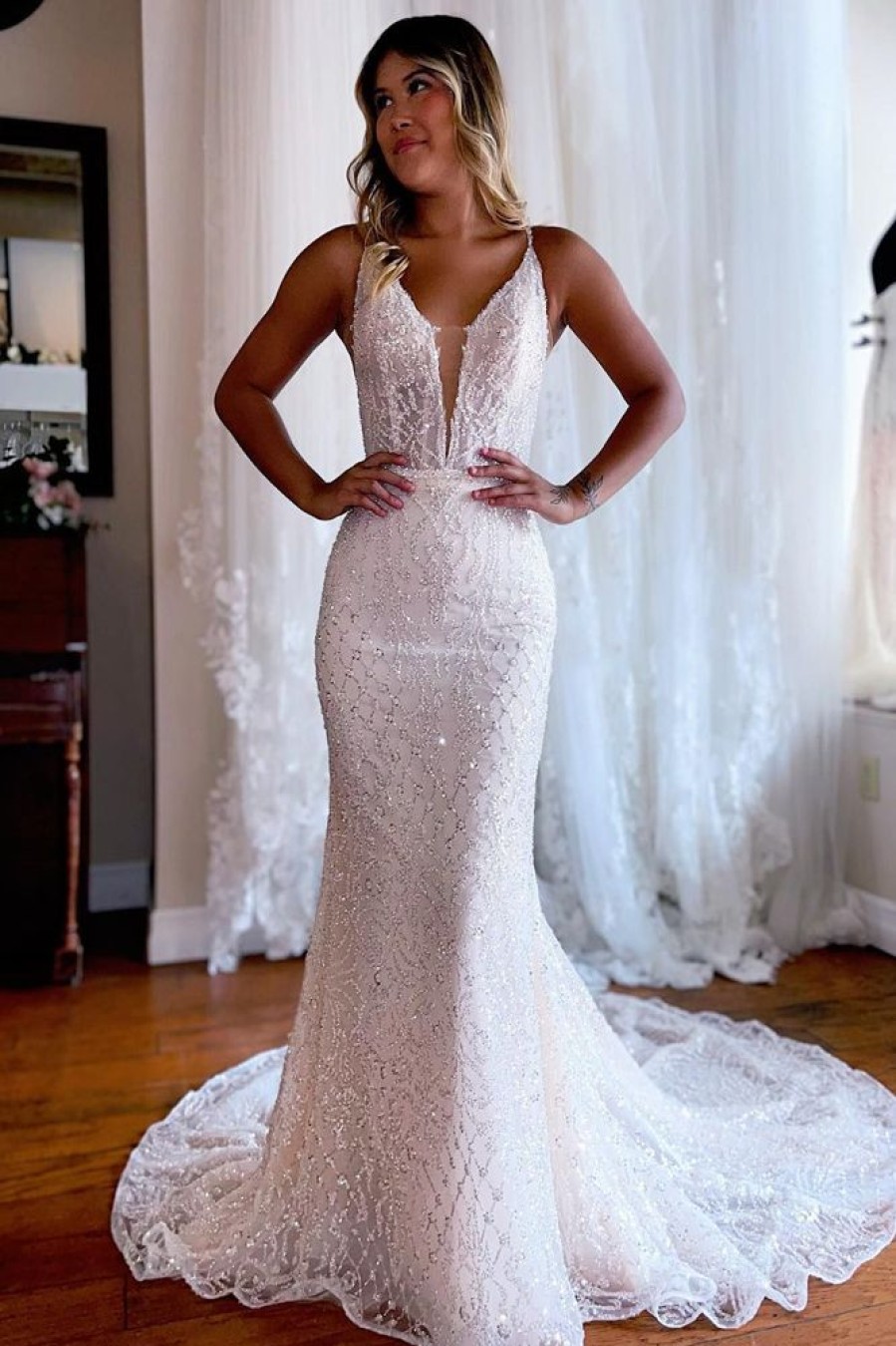 Homrain Sparkly Mermaid Lace Backless Sweep Train Long Wedding Dress | Lace Wedding Dresses