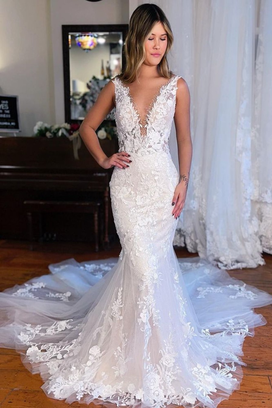 Homrain V-Neck Mermaid Long Lace Wedding Dress | Mermaid Wedding Dresses