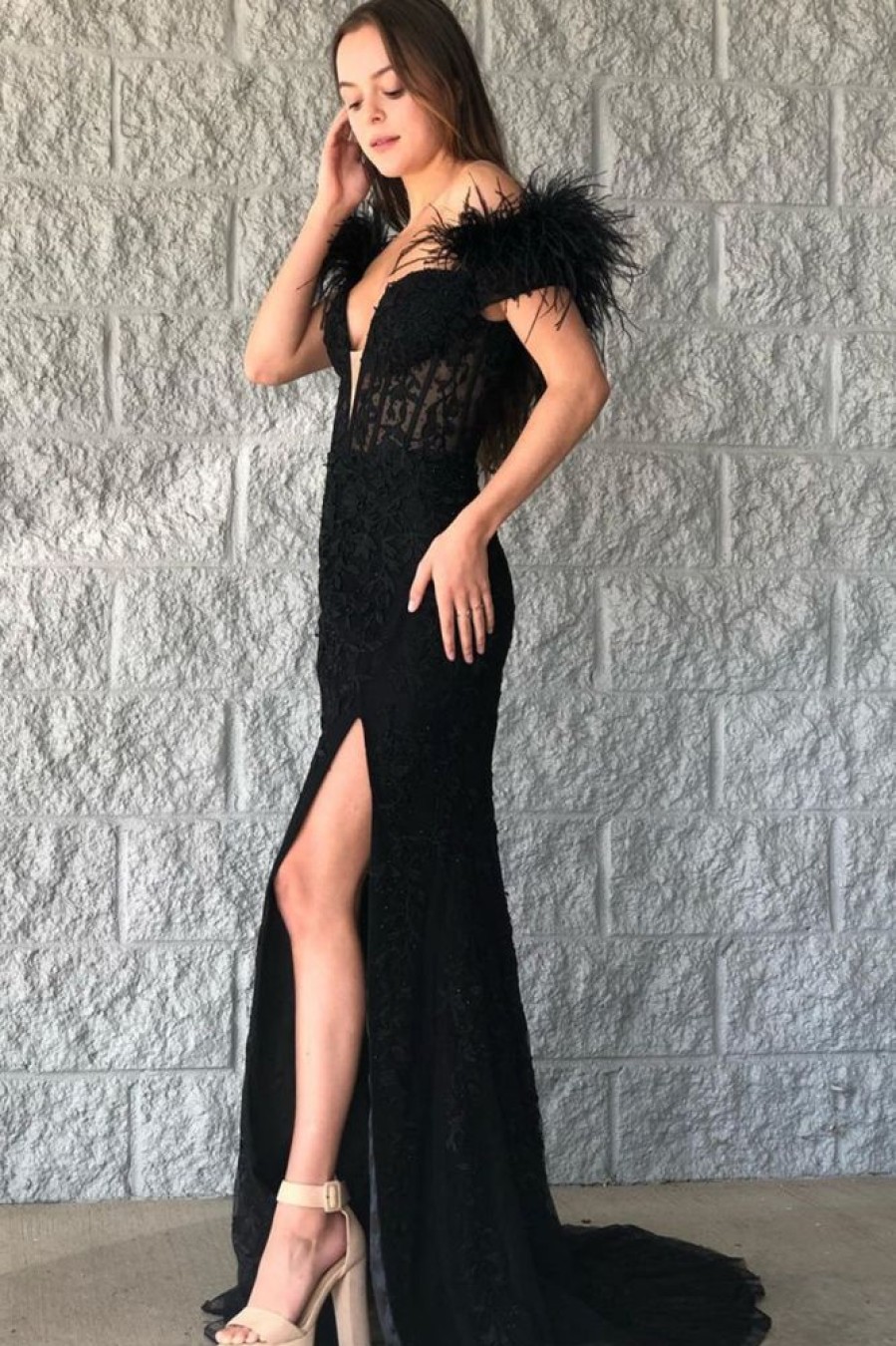 Homrain Mermaid Lace Long Prom Dress With Feathers | Black Prom Dresses