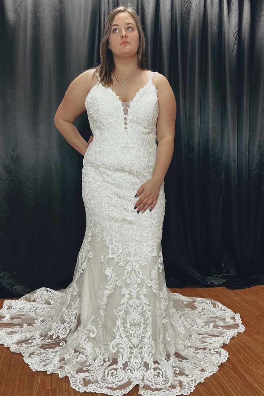 Homrain Mermaid V-Neck Plus Size Lace Wedding Dress | Mermaid Wedding Dresses