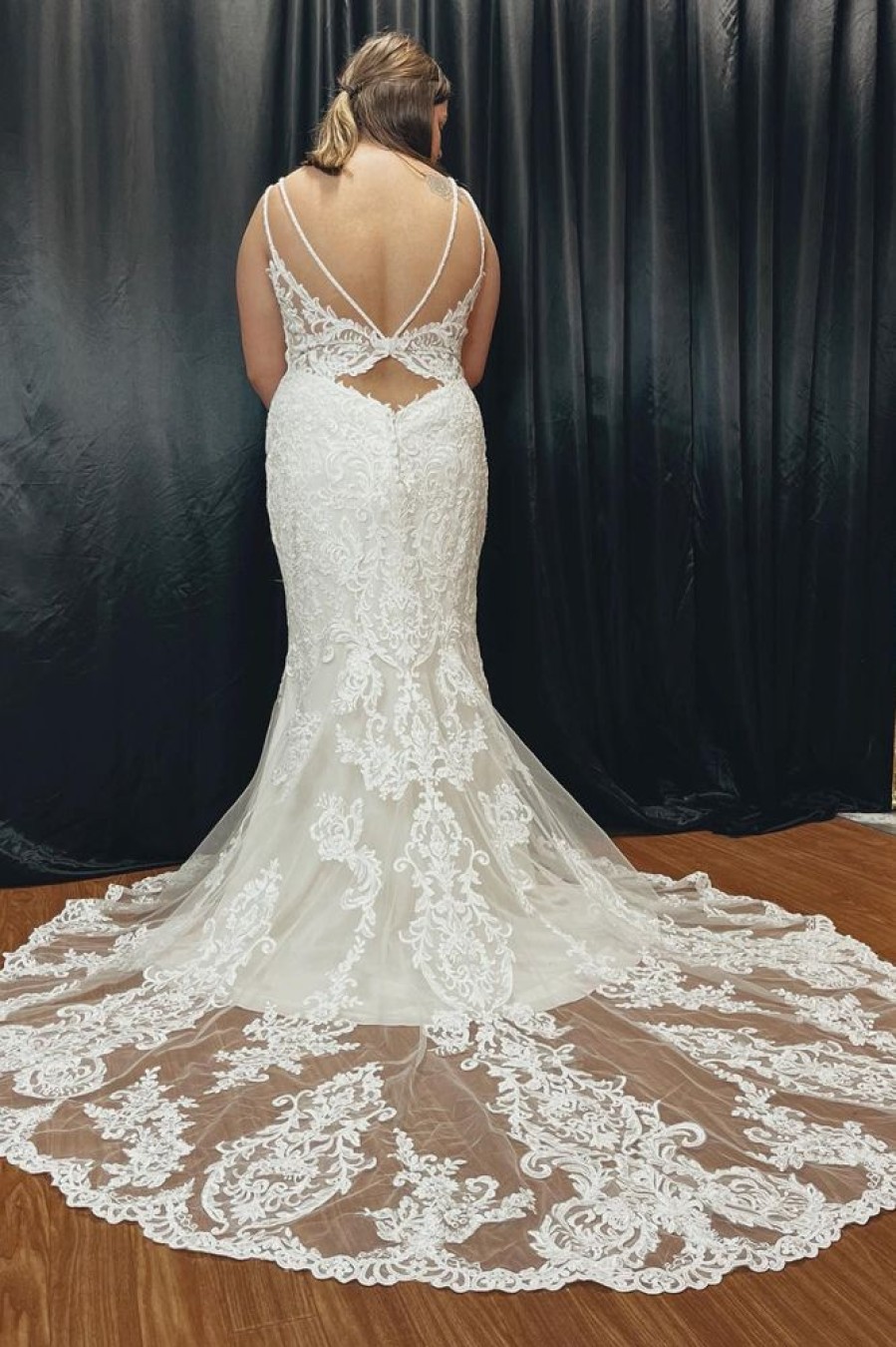 Homrain Mermaid V-Neck Plus Size Lace Wedding Dress | Mermaid Wedding Dresses