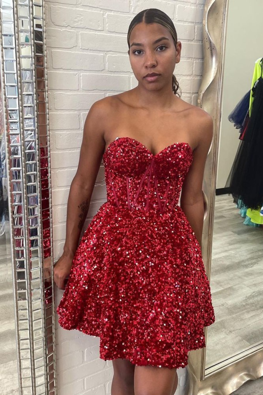 Homrain A-Line Sweetheart Sequins Short Homecoming Dress With Pockets | Red Hoco Dresses