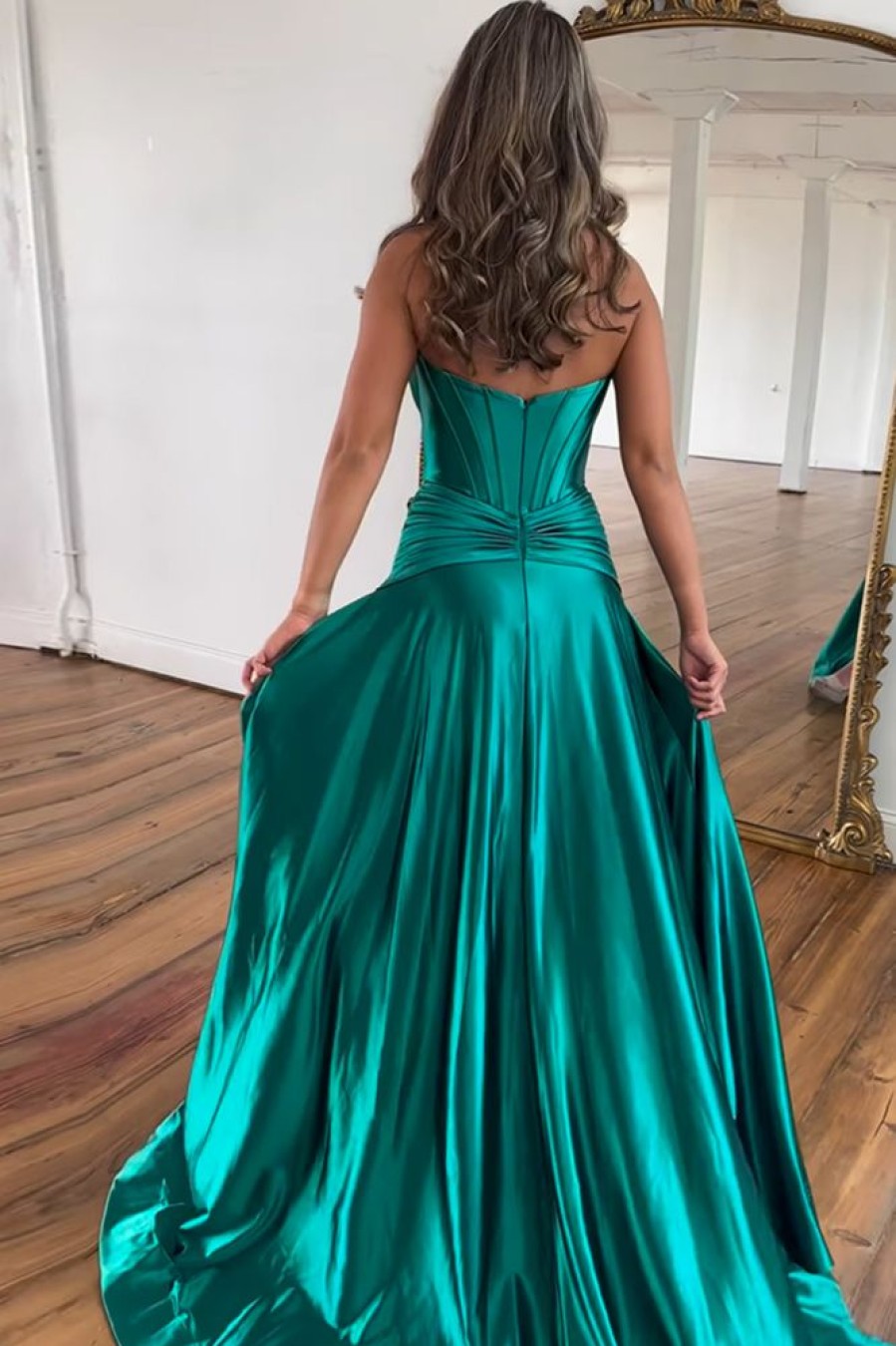 Homrain Corset A-Line Satin Long Prom Dress With Slit | Green Prom Dresses