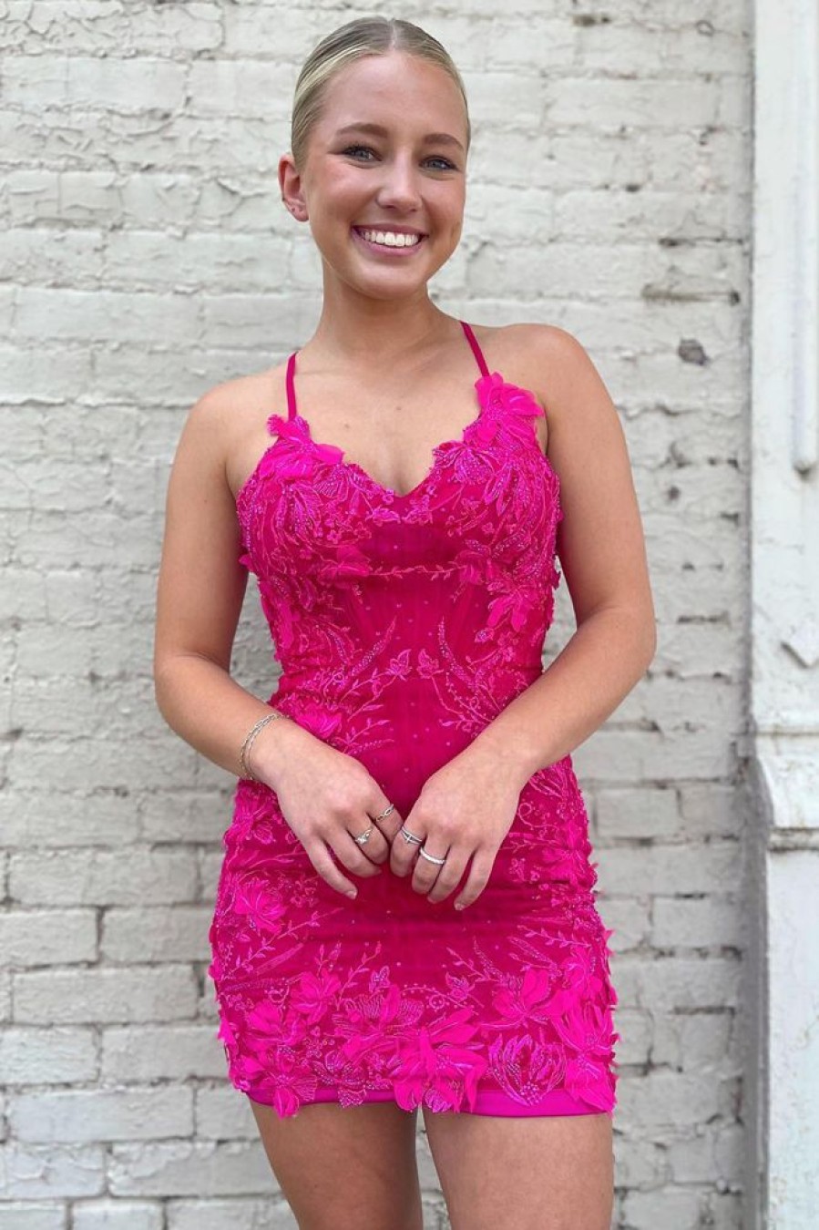 Homrain Sparkly Tight Short Homecoming Dress With Appliques | Pink Hoco Dresses