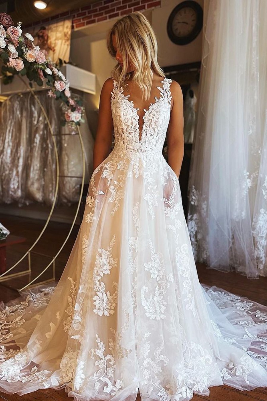 Homrain V-Neck A-Line Tulle Wedding Dress With Pockets | Lace Wedding Dresses