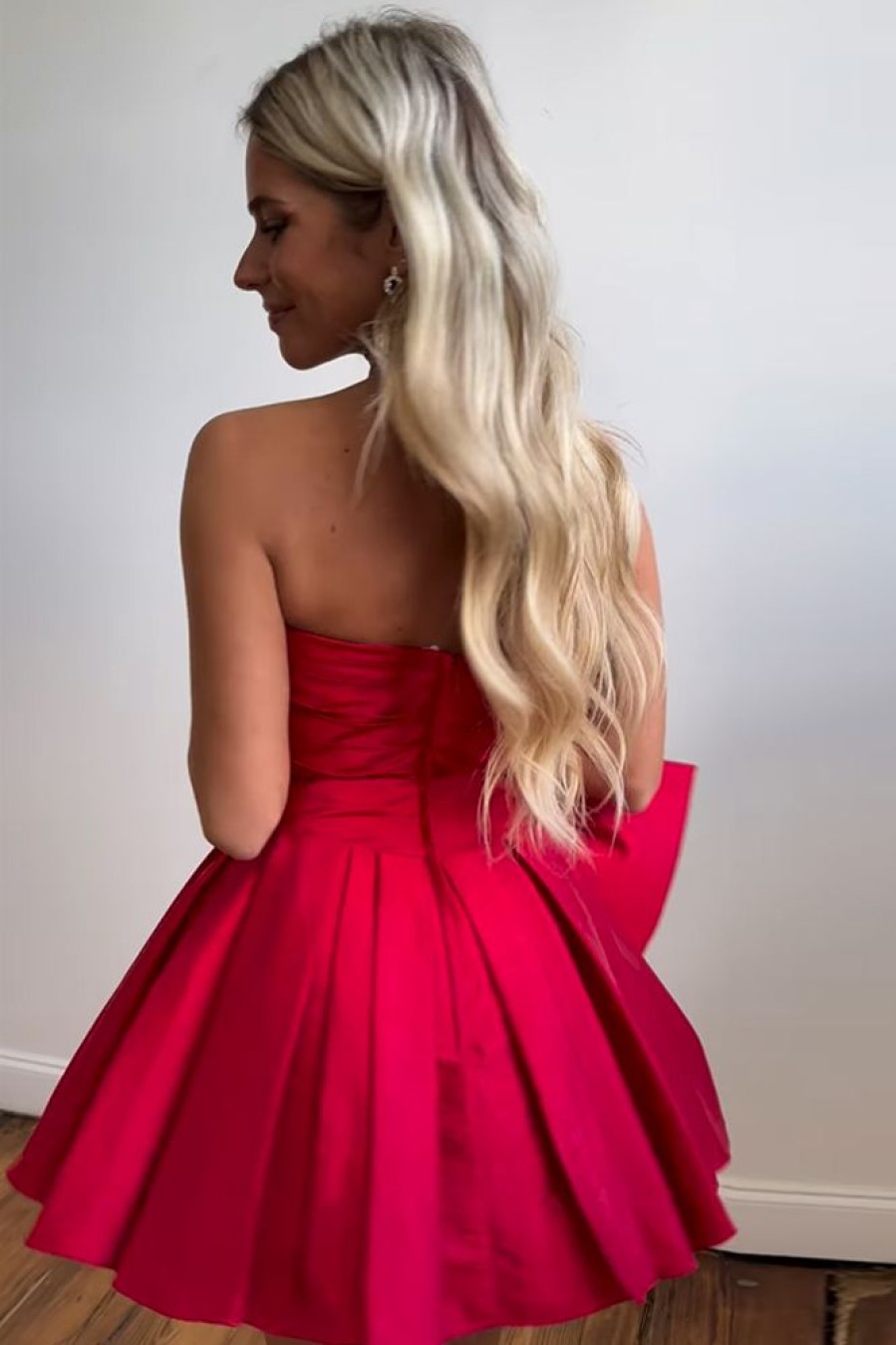 Homrain Strapless A-Line Satin Short Prom Dress With Bowknot | Red Hoco Dresses