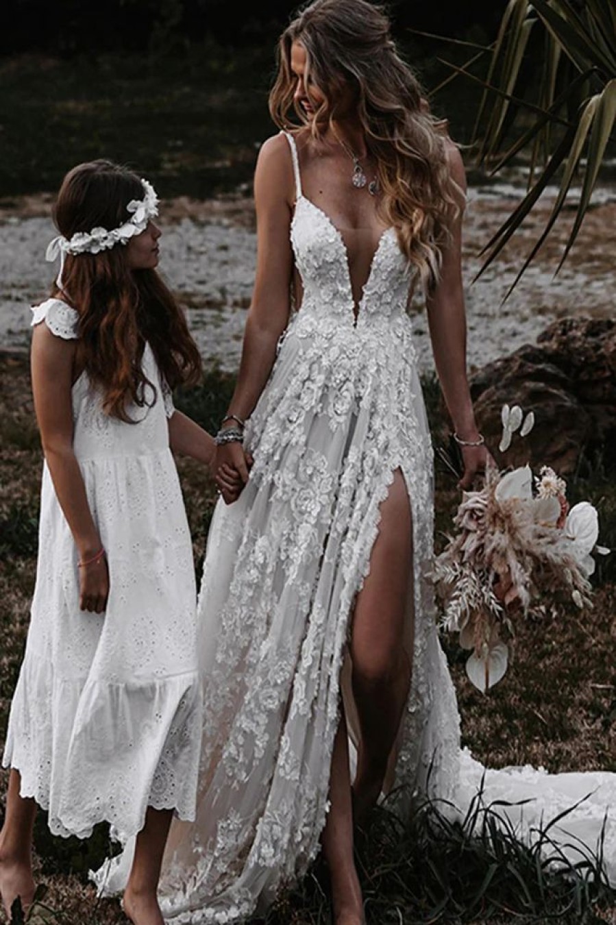 Homrain Boho A-Line Wedding Dress With Appliques | Beach Wedding Dresses