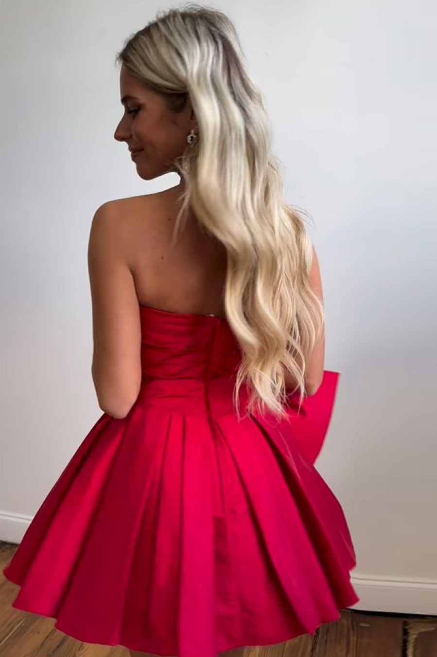 Homrain Strapless A-Line Satin Short Prom Dress With Bowknot | Red Prom Dresses