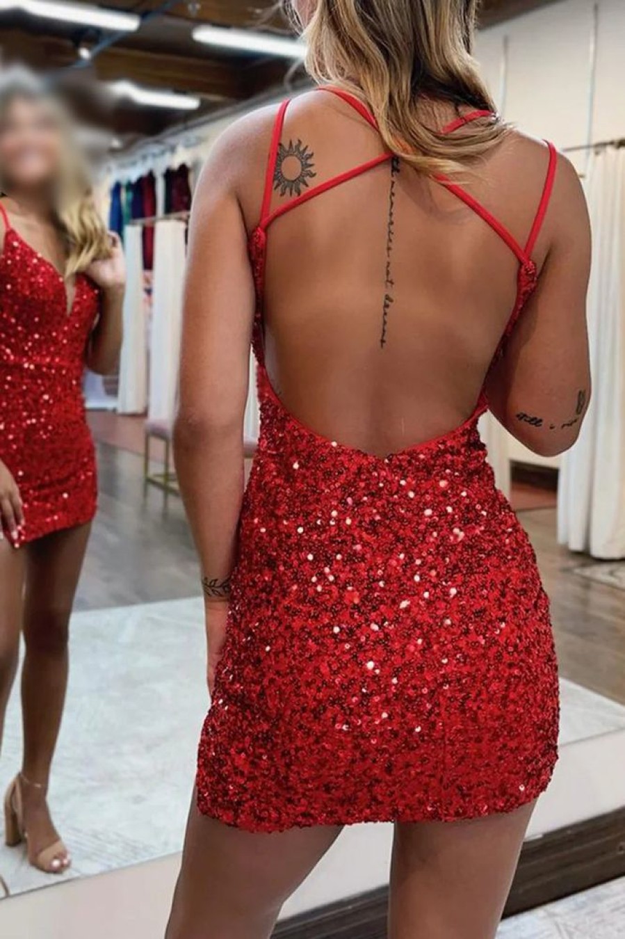 Homrain Sparkly Sequins Backless Tight Short Homecoming Dress With Slit | Red Hoco Dresses