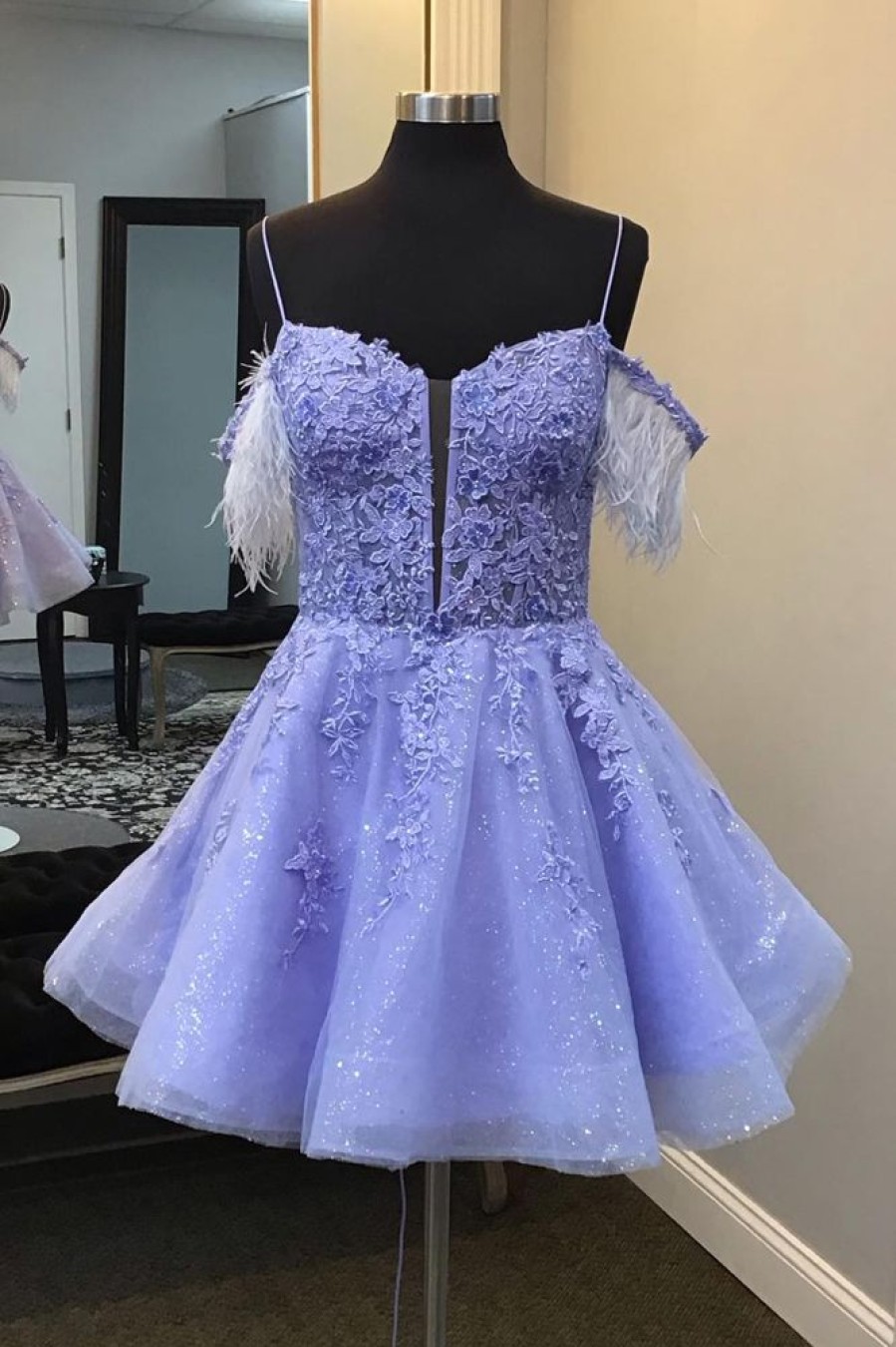 Homrain Sparkly Corset A-Line Lace Short Homecoming Dress With Feathers | Purple Hoco Dresses