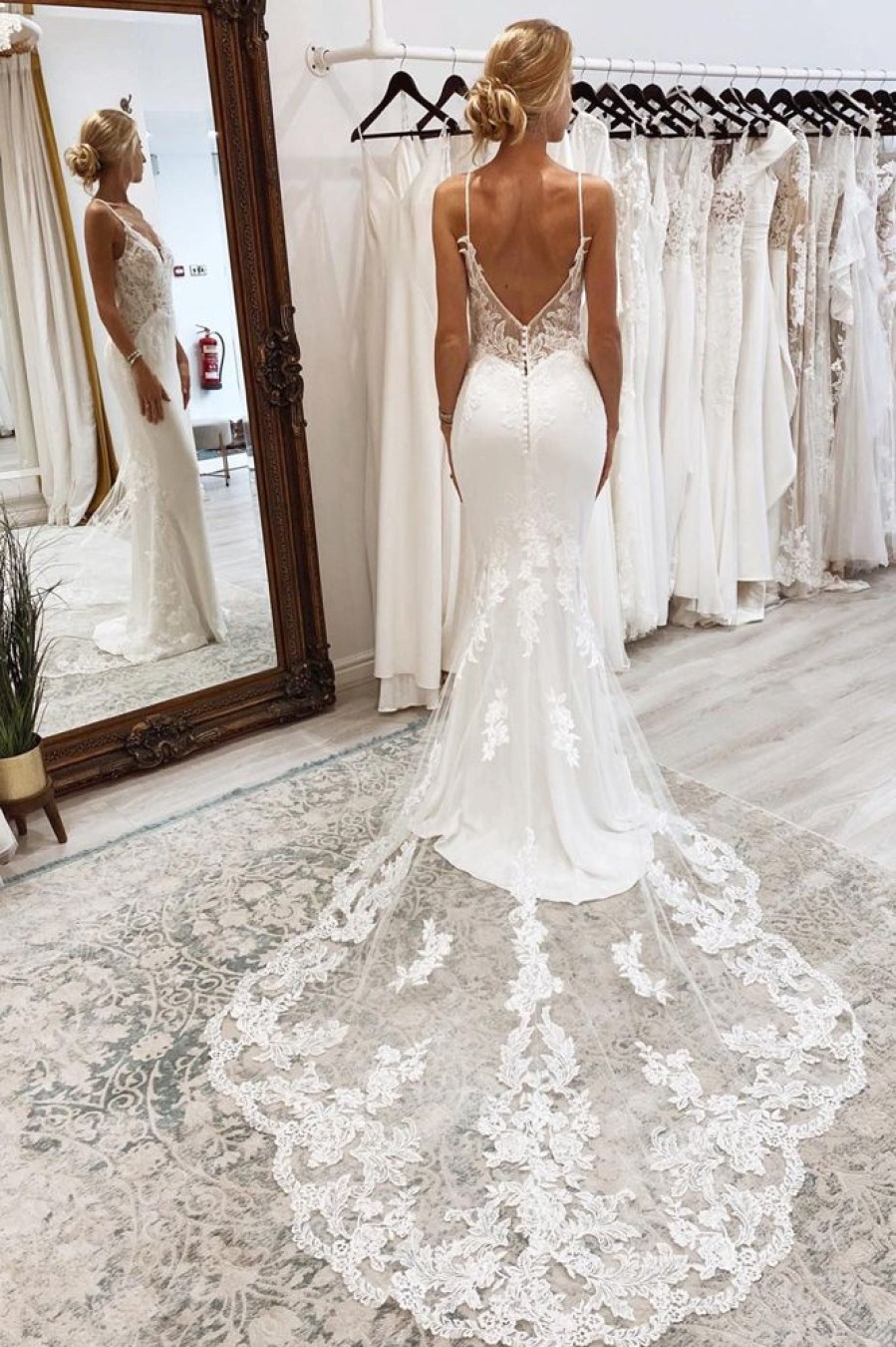 Homrain Mermaid Lace Long Backless Wedding Dress With Button | Mermaid Wedding Dresses