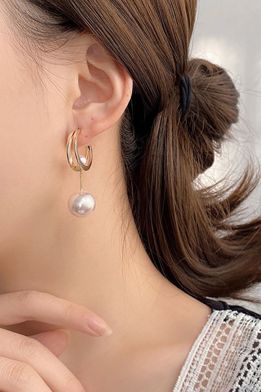 Homrain Statement Delicate Pearl Sliding Stud Earrings | Bridal Accessories