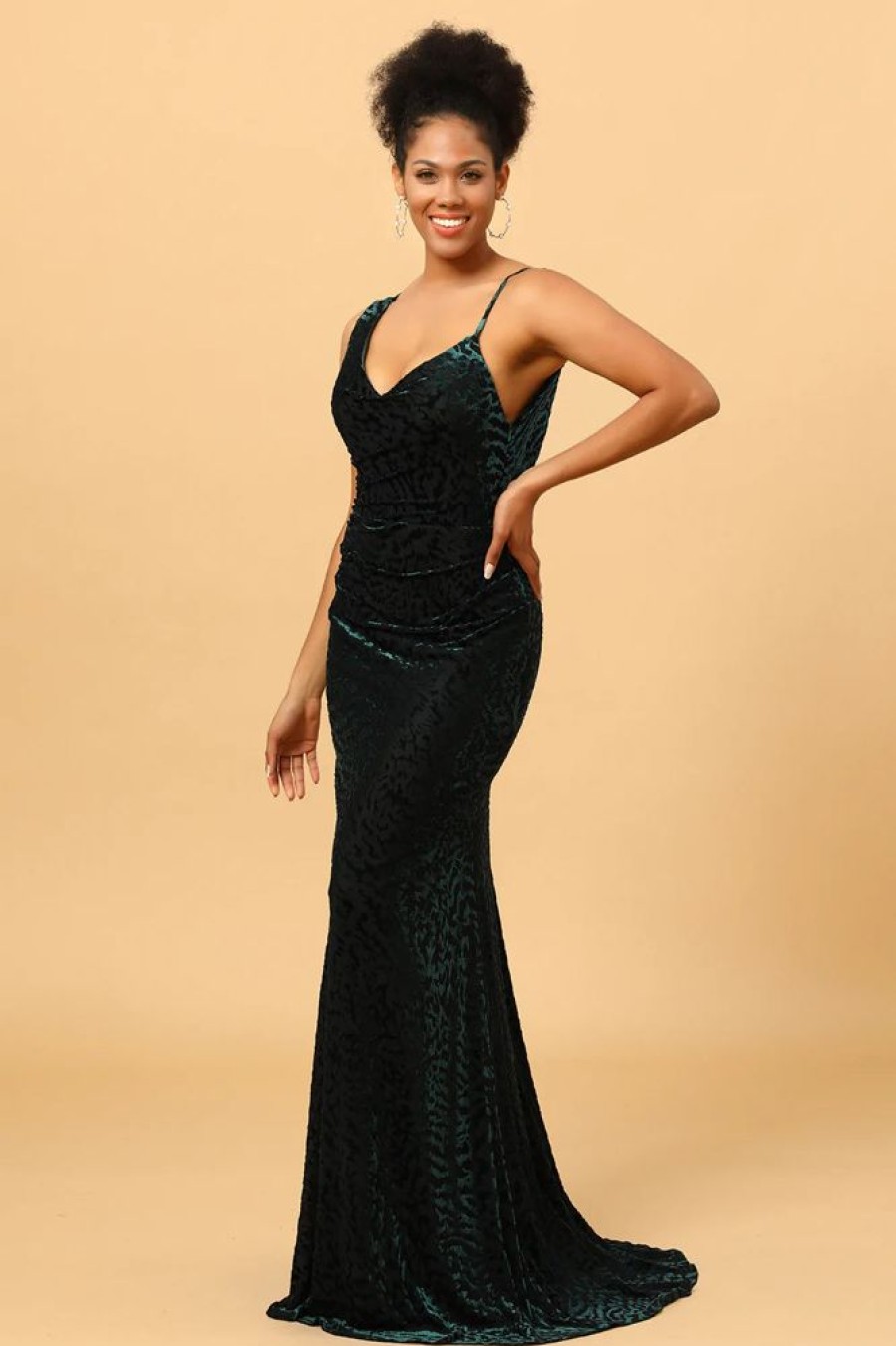 Homrain Mermaid V Neck Green Velvet Long Prom Dress | Bridesmaid Dresses 2024