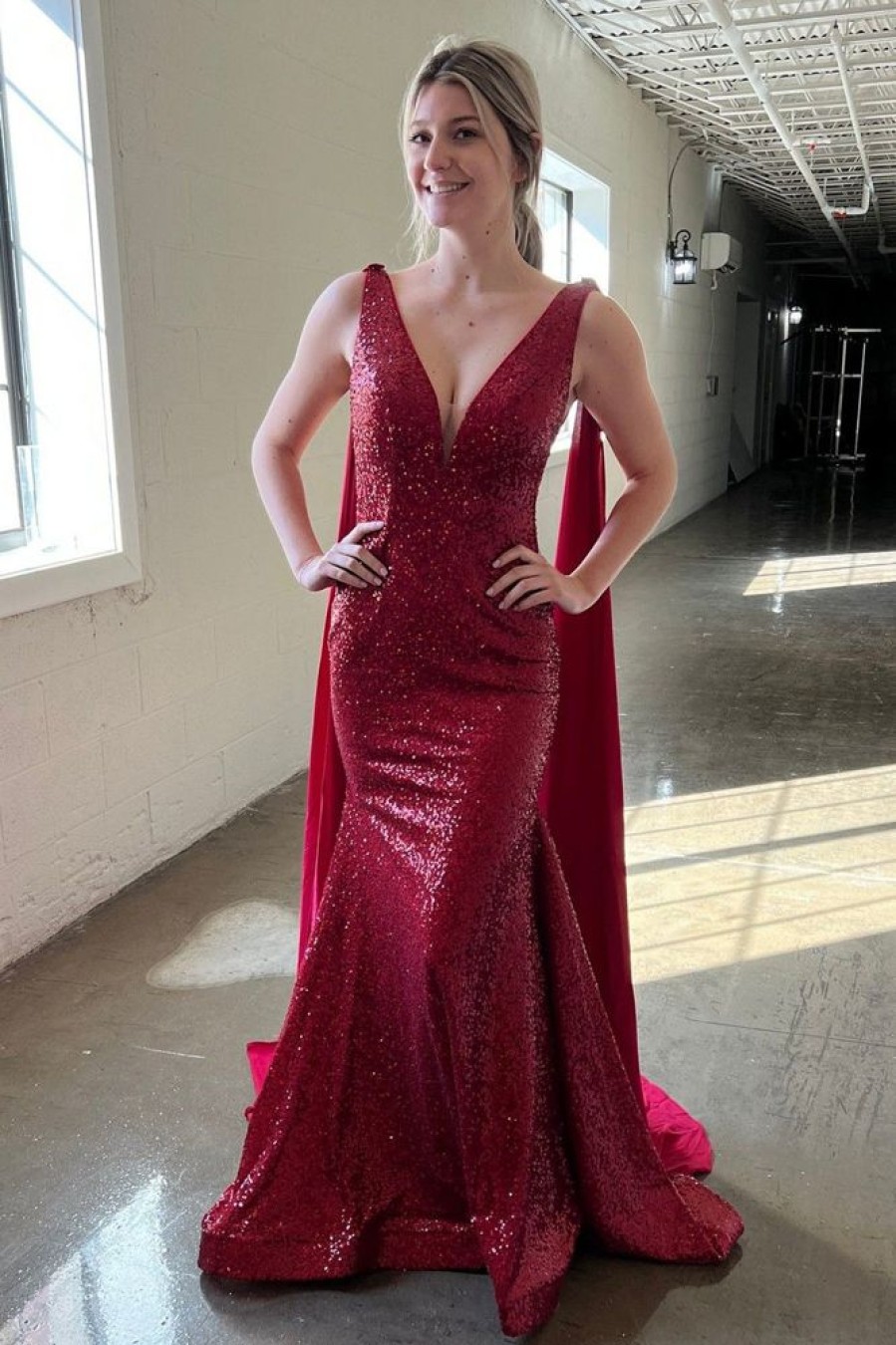 Homrain Deep V Neck Mermaid Sparkly Sequins Long Prom Dress | Red Prom Dresses