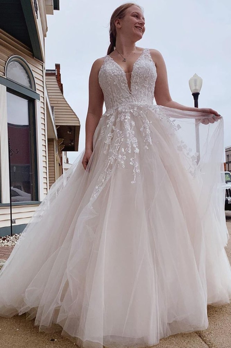 Homrain A-Line Tulle Sparkly Sequins Long Plus Size Wedding Dress With Appliques | Plus Size Wedding Dresses